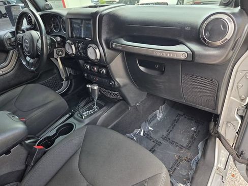 Used 2014 Jeep Wrangler Unlimited Sport w/ Quick Order Package 24S AWD/4WD image 16