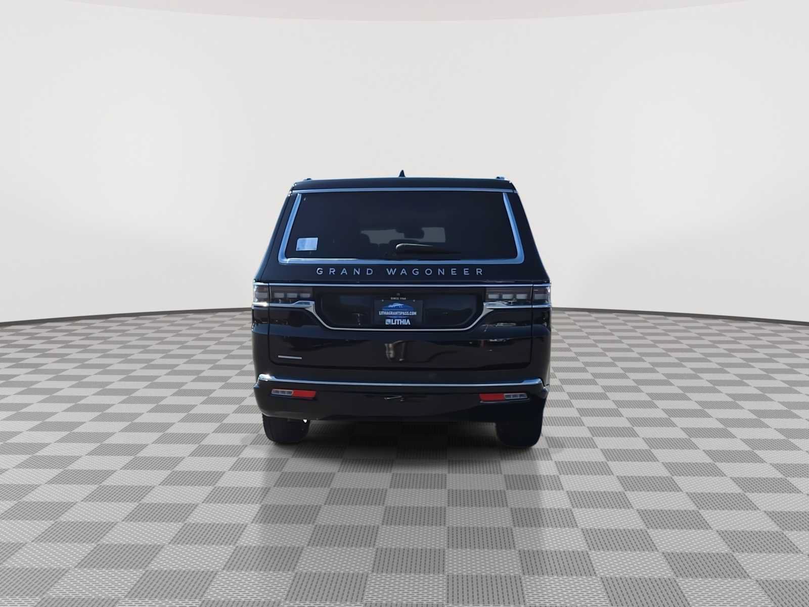 Used 2023 Jeep Grand Wagoneer 4WD w/ Convenience Group III image 7