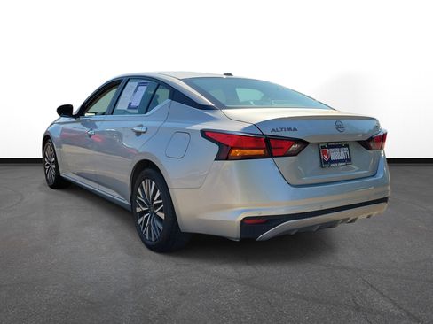 Used 2024 Nissan Altima 2.5 SV FWD image 3