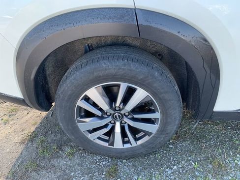 Used 2023 Nissan Pathfinder SL image 10