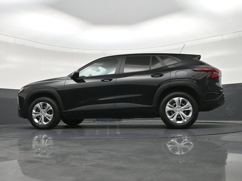 Used 2024 Chevrolet Trax LS FWD image 24