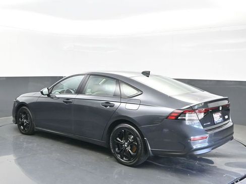 Certified 2025 Honda Accord SE image 3