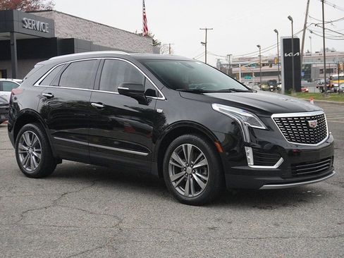 Used 2024 Cadillac XT5 Premium Luxury AWD/4WD image 2