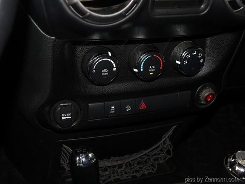 Used 2016 Jeep Wrangler Unlimited Sport w/ Connectivity Group AWD/4WD image 20