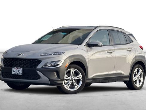Certified 2023 Hyundai Kona SEL w/ Convenience Package image 2
