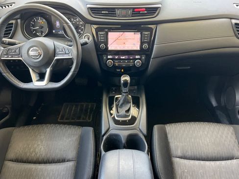 Used 2019 Nissan Rogue SV w/ Sun & Sound Touring Package AWD/4WD image 4