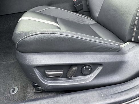 Used 2025 Toyota Camry SE image 19