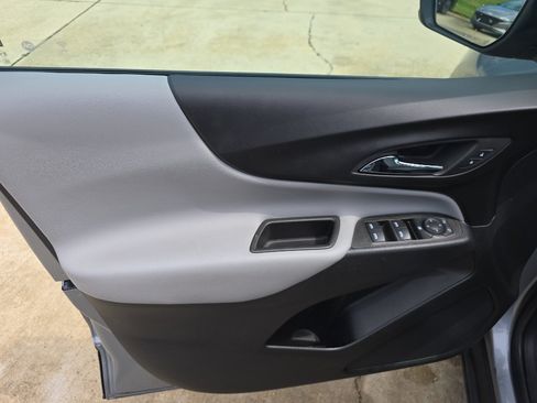 Used 2024 Chevrolet Equinox LS w/ Driver Confidence II Package FWD image 18