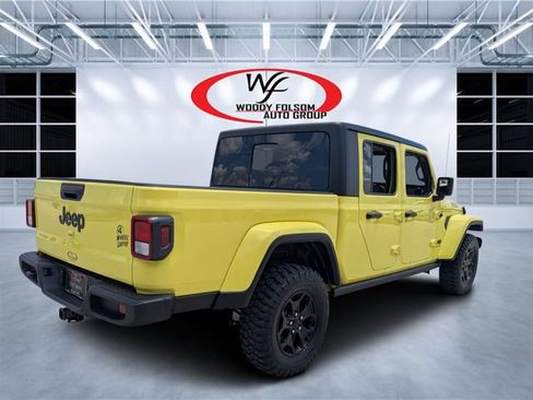 Used 2023 Jeep Gladiator Sport AWD/4WD image 3