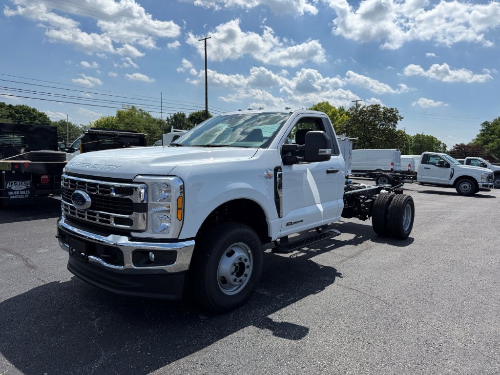 New 2026 Ford F350 XL w/ XL Chrome Package AWD/4WD image 3