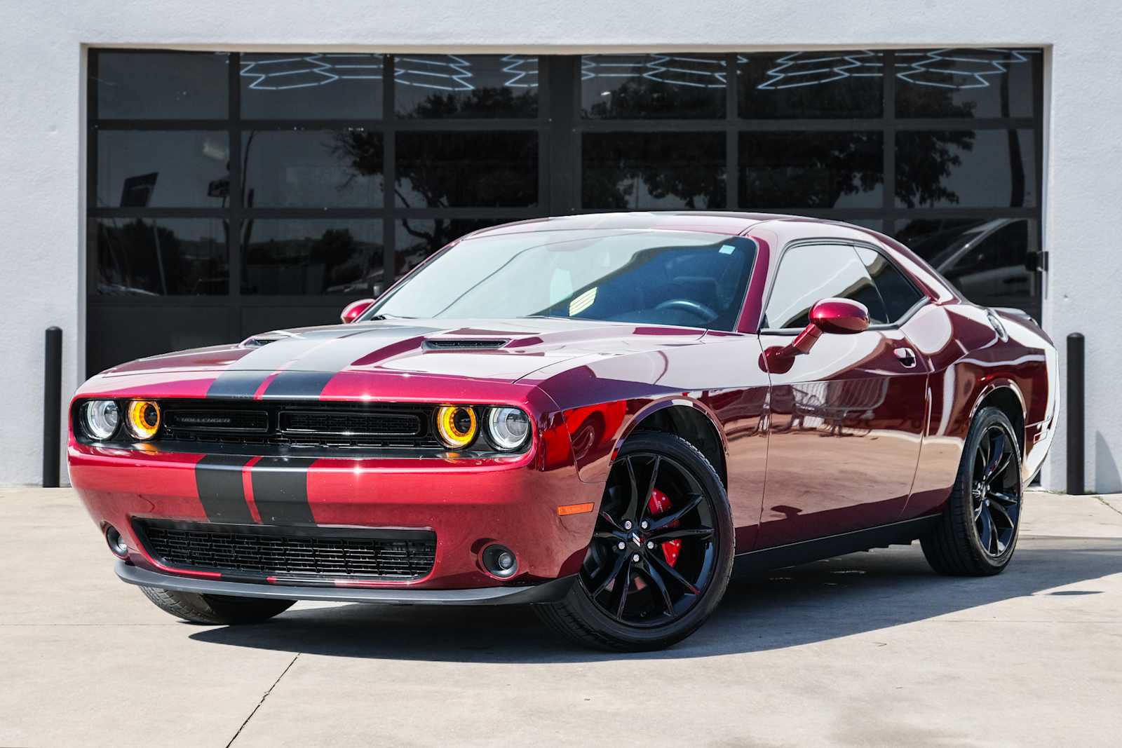Used 2018 Dodge Challenger SXT Plus RWD image 1