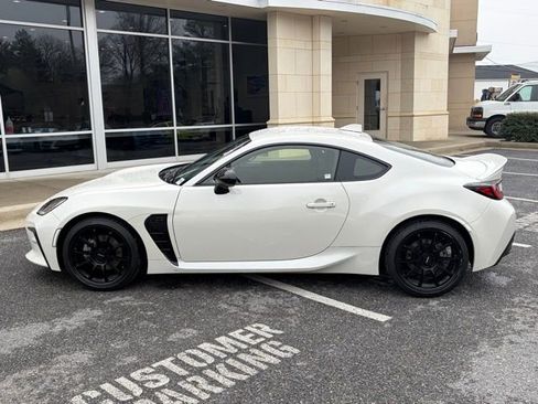 Used 2023 Toyota GR86 Premium image 4
