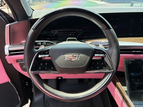 Used 2026 Cadillac Escalade Platinum Sport w/ LPO, Floor Liner Package AWD/4WD image 10