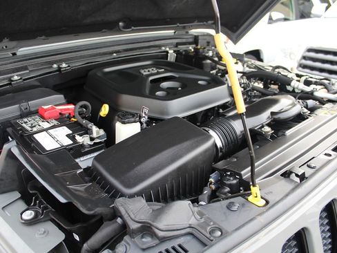 Used 2020 Jeep Wrangler Unlimited Sahara image 33