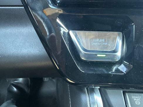 Used 2024 GMC Sierra 2500 Denali w/ Technology Package image 40