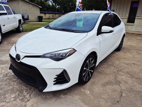 Used 2018 Toyota Corolla SE FWD image 1