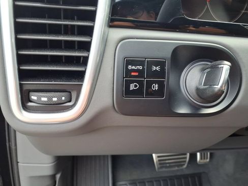 Used 2021 Porsche Cayenne S AWD/4WD image 17