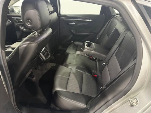Used 2016 Chevrolet Impala LT w/ Convenience Package image 20