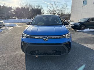 Certified 2025 Volkswagen Taos SE video 2