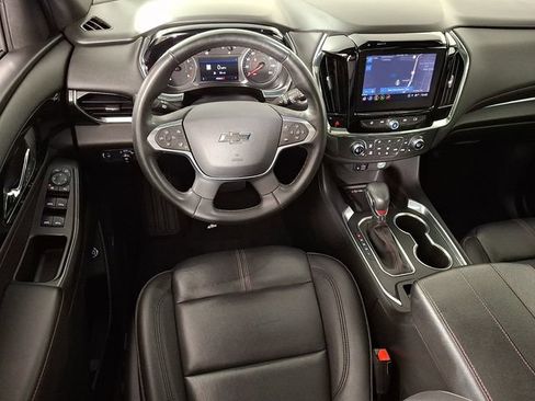 Used 2023 Chevrolet Traverse RS AWD/4WD image 2