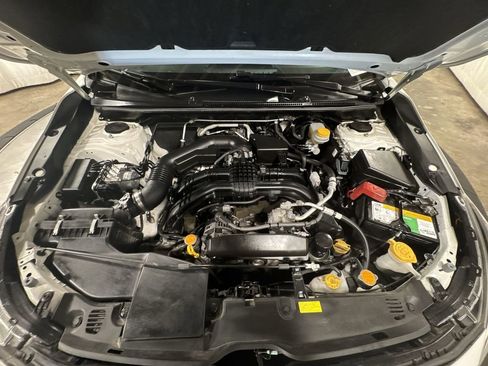 Used 2019 Subaru Crosstrek 2.0i Premium image 32