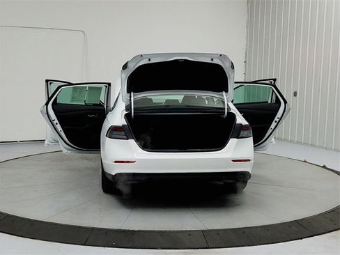 Used 2024 Honda Accord EX image 14