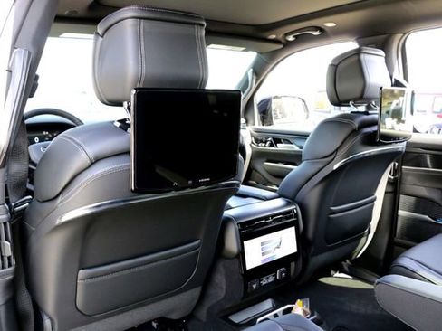 New 2026 Jeep Grand Wagoneer L Summit image 17