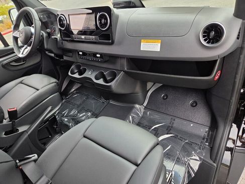New 2026 Mercedes-Benz Sprinter 2500 image 21