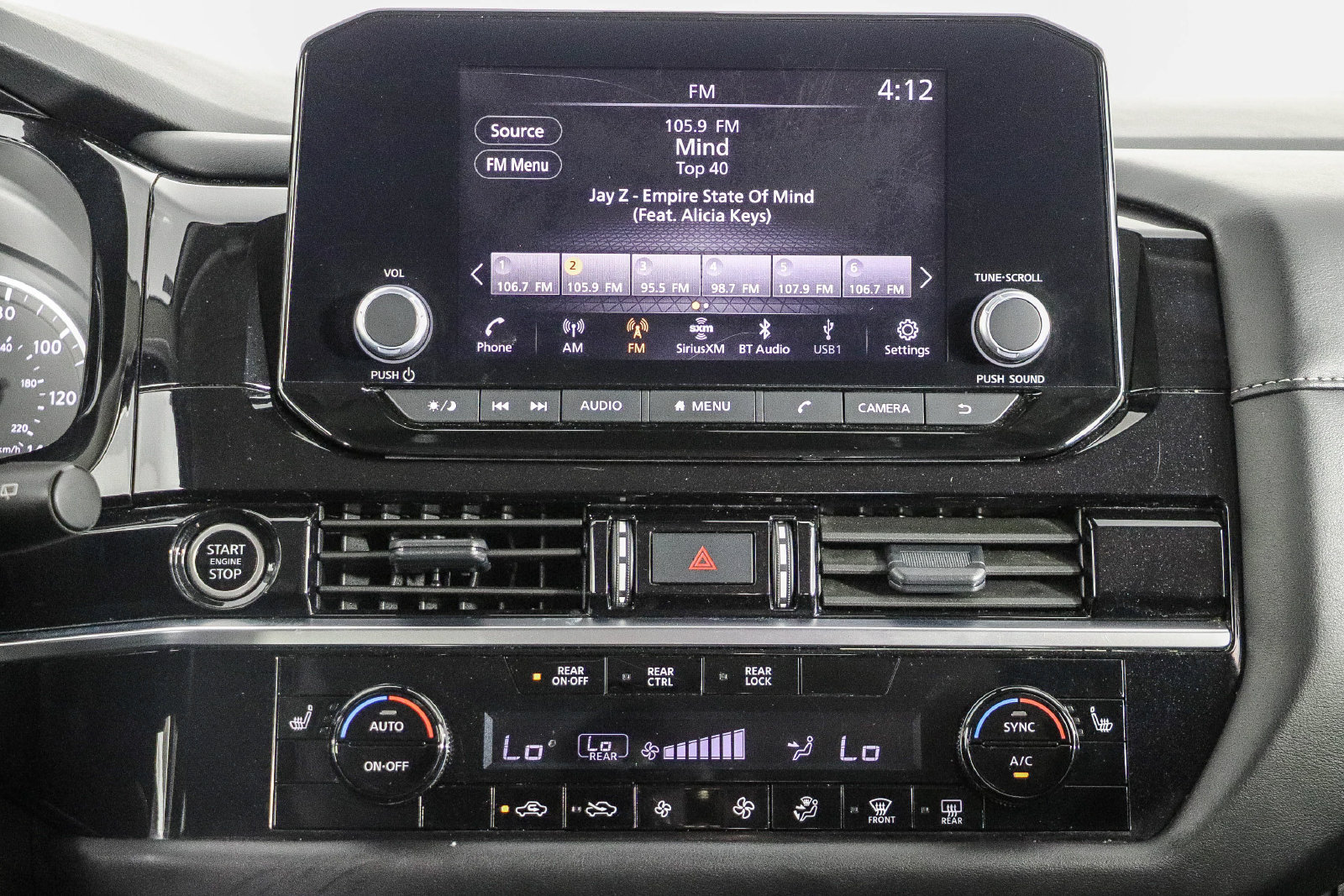 Used 2024 Nissan Pathfinder SV FWD image 14