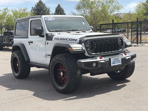 Used 2024 Jeep Wrangler Rubicon w/ Technology Group image 3