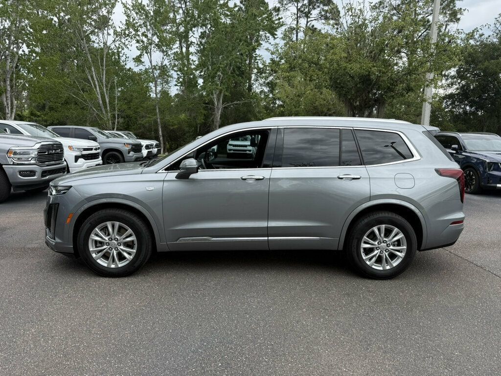 Used 2024 Cadillac XT6 Luxury FWD image 2