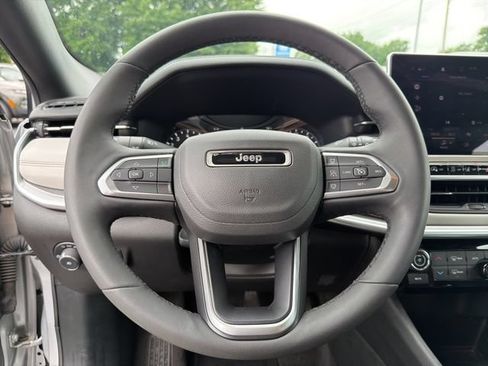 Used 2025 Jeep Compass Limited AWD/4WD image 14