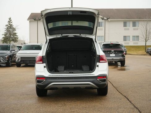 Used 2022 Volkswagen Taos SEL image 10