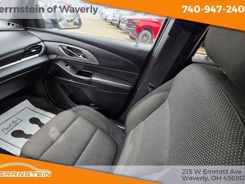 Used 2023 Chevrolet Traverse LT image 11