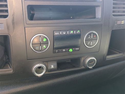 Used 2011 Chevrolet Silverado 1500 LT w/ Interior Plus Package image 11