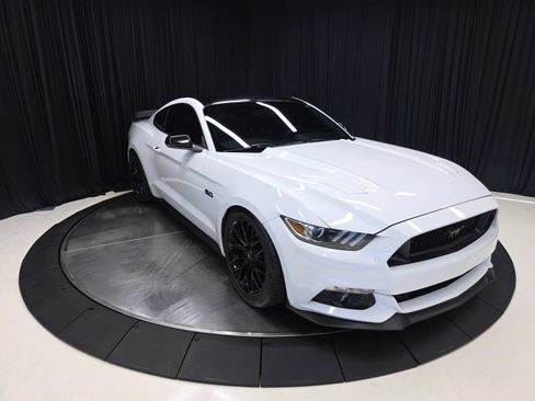 Used 2017 Ford Mustang GT Premium w/ GT Performance Package RWD image 7