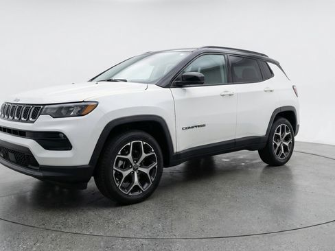 Used 2025 Jeep Compass Limited image 3