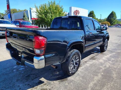Used 2022 Toyota Tacoma SR5 AWD/4WD image 4