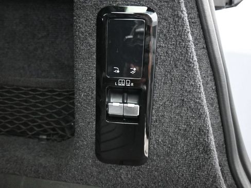 Used 2024 Land Rover Range Rover Sport Dynamic SE AWD/4WD image 24