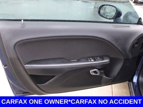 Used 2017 Dodge Challenger SXT image 18