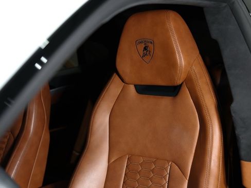 Used 2020 Lamborghini Urus image 10