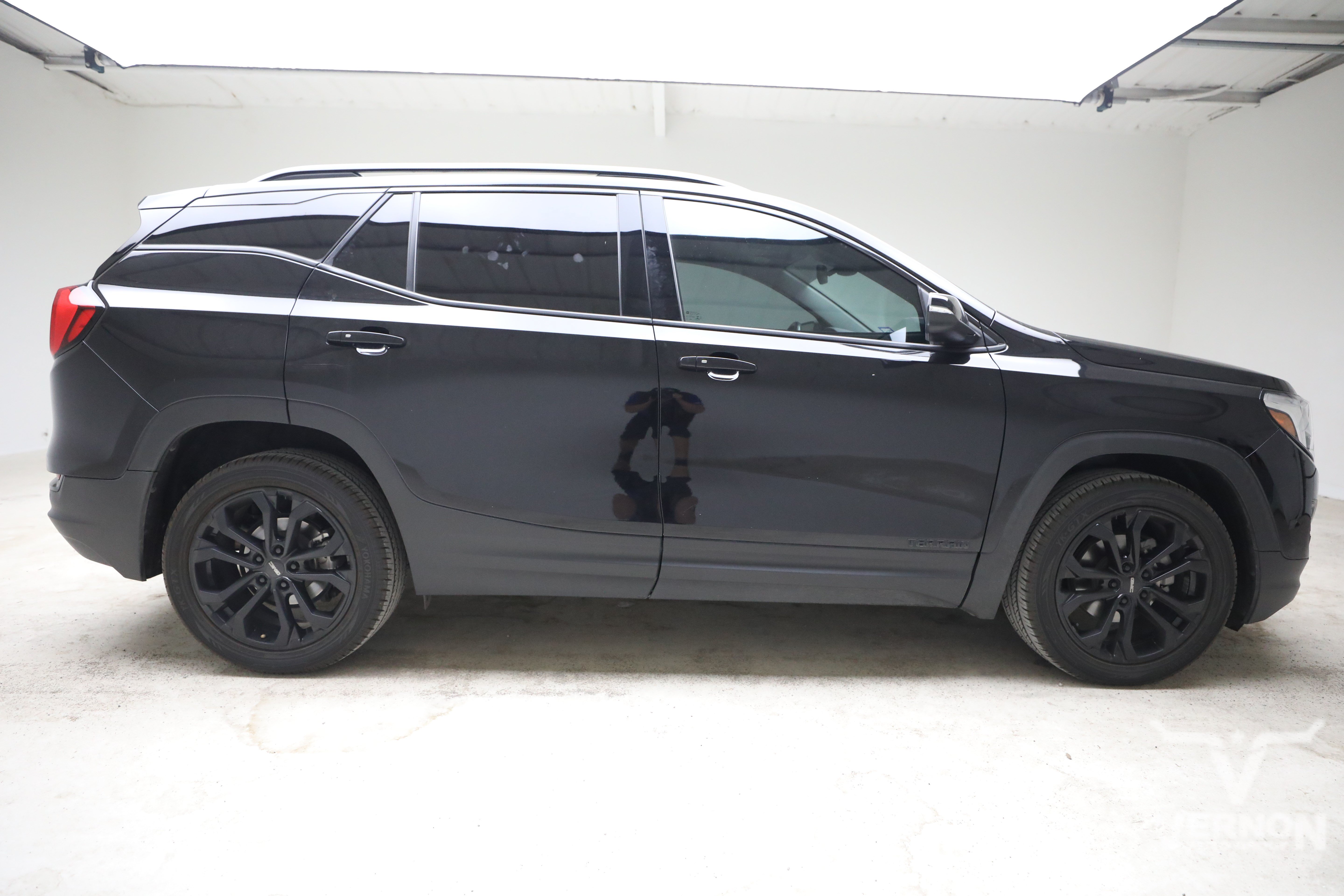 Used 2021 GMC Terrain SLT w/ Infotainment Package II FWD image 5