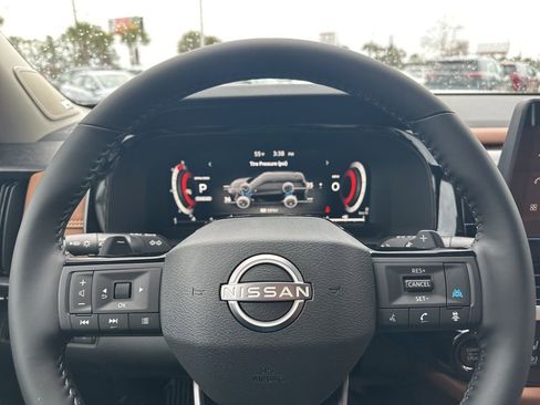 New 2026 Nissan Pathfinder Platinum FWD image 13