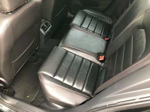 Used 2015 Volkswagen GTI SE FWD image 31