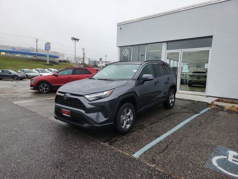 Used 2024 Toyota RAV4 XLE image 3