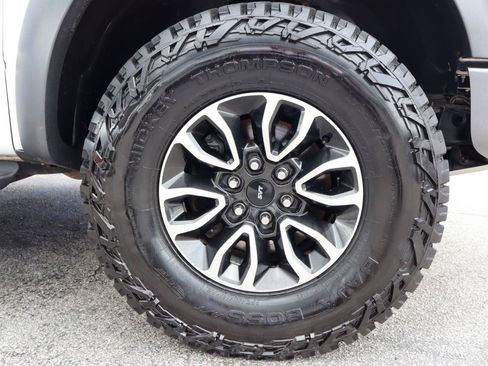Used 2014 Ford F150 Raptor w/ Equipment Group 801A Luxury AWD/4WD image 33