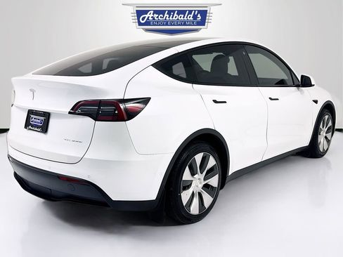 Used 2021 Tesla Model Y Long Range image 6
