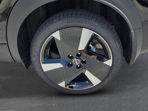 New 2026 Nissan Kicks SR w/ Illumination Package FWD image 13