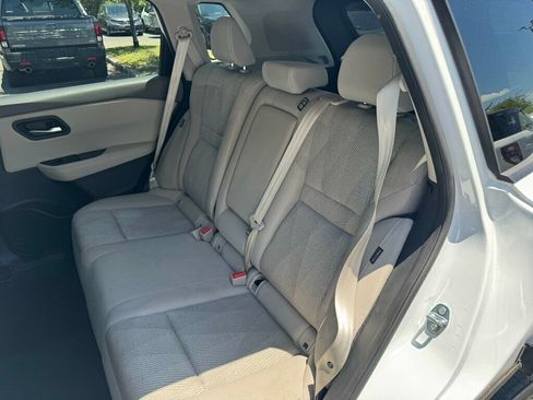 Used 2025 Nissan Rogue SV AWD/4WD image 7