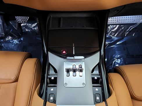 Used 2024 Ferrari Purosangue AWD/4WD image 23